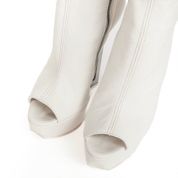 Gareth Pugh SS/14 Runway White Leather Angular-Heel Ankle Boots - Picture 7 of 11
